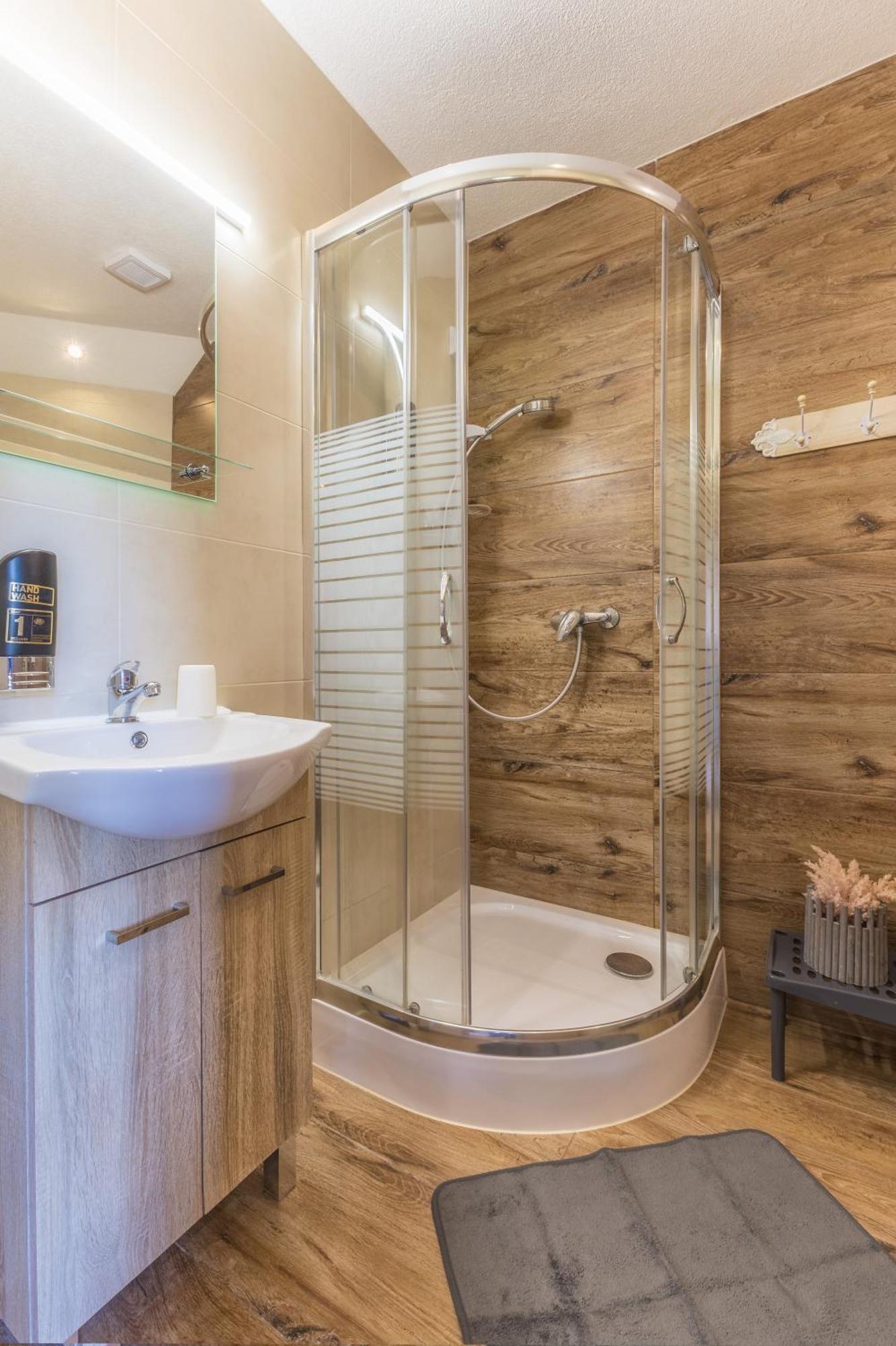 Privat Na Vrsku Apartment Zdiar Ngoại thất bức ảnh